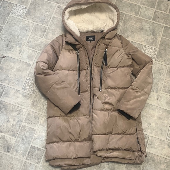 ONLY winter jacket size xs fits a small - Picture 1 of 9